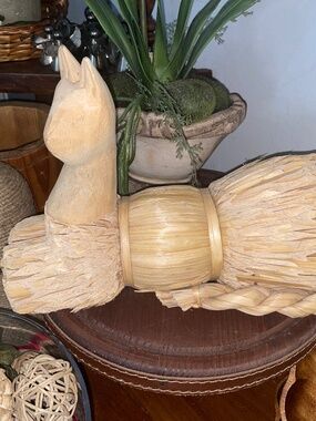 Straw and woven sculpture cat